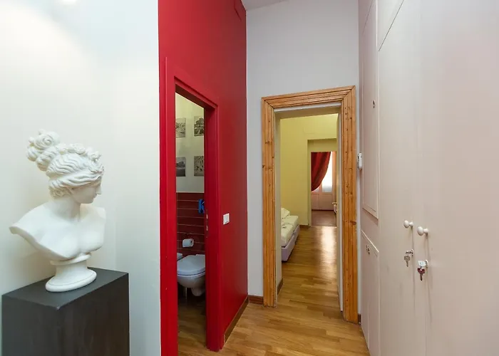 Spanish Steps Exclusive In *